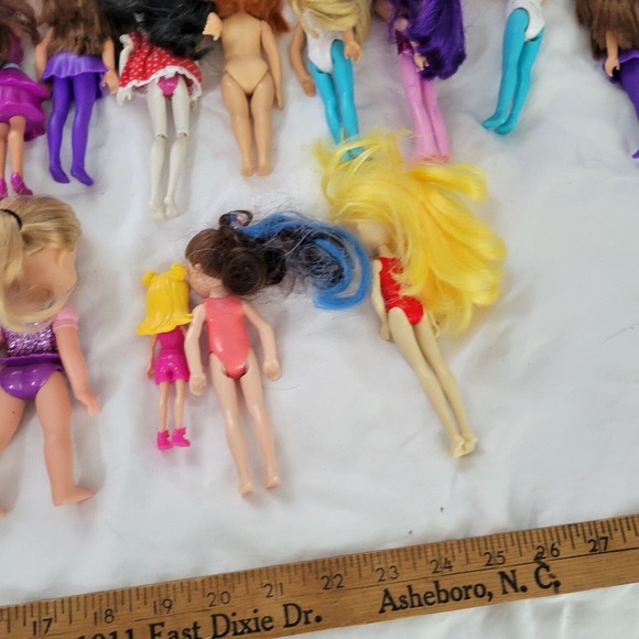 Mattel Barbie Lot of 16 Little Sister Dolls with Other Assorted Dolls - Picture 10 of 13